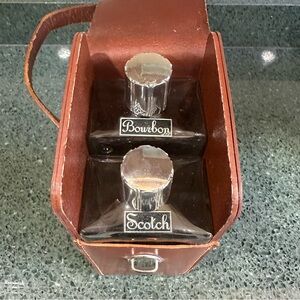 Vtg Homa TRAVEL BAR Hide Leather Case 2 Glass Bottles Scotch & Bourbon England